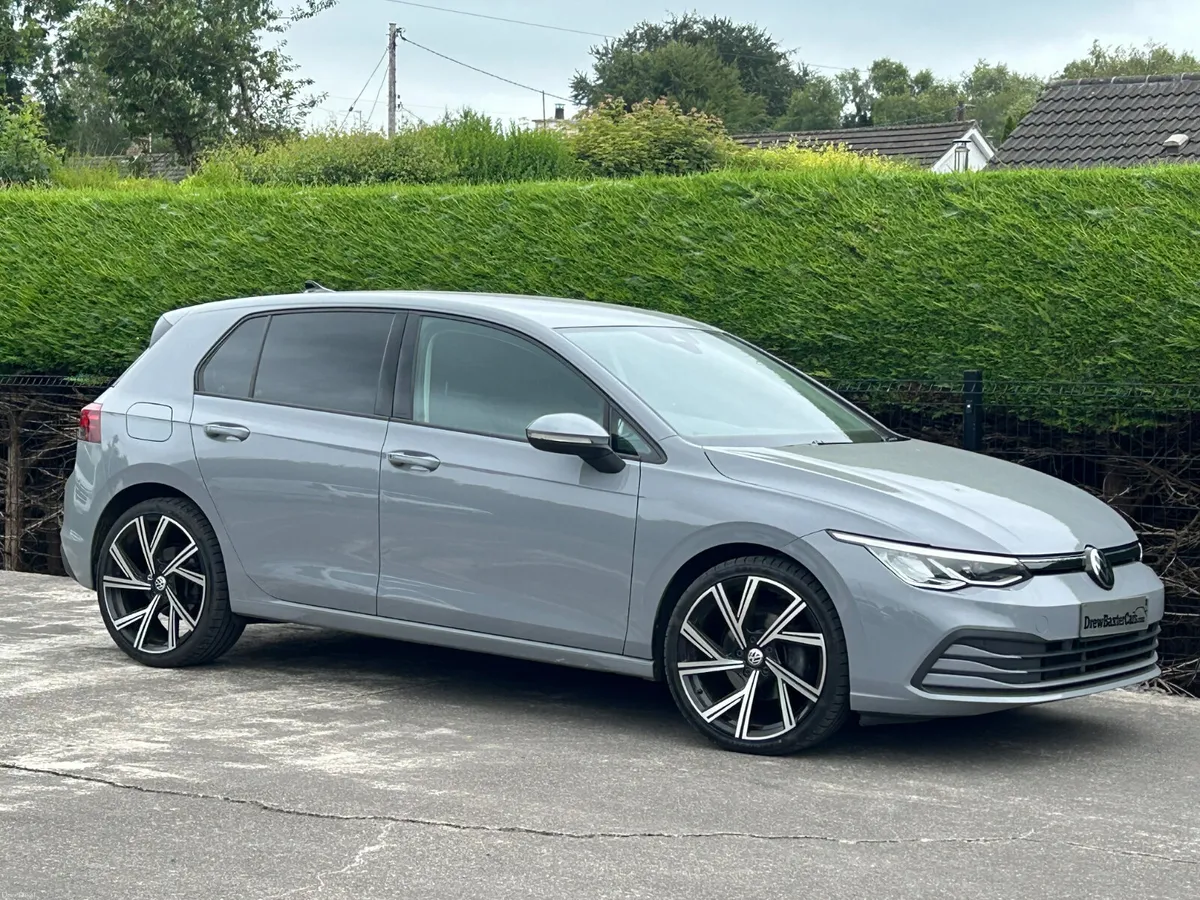 21Volkswagen Golf 1.5 Tsi Life €17250 inc Vrt - Image 2