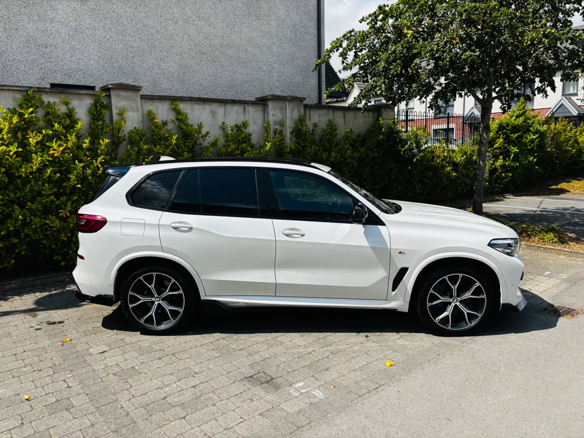 202 BMW X5 45E X-DRIVE M-SPORT FULLY LOADED - Image 5