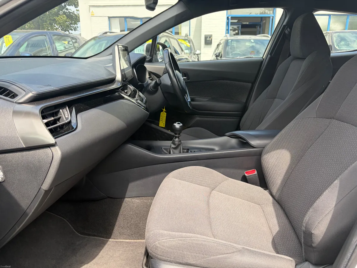 2017 TOYOTA CHR 1.2 PETROL LUNA - Image 4