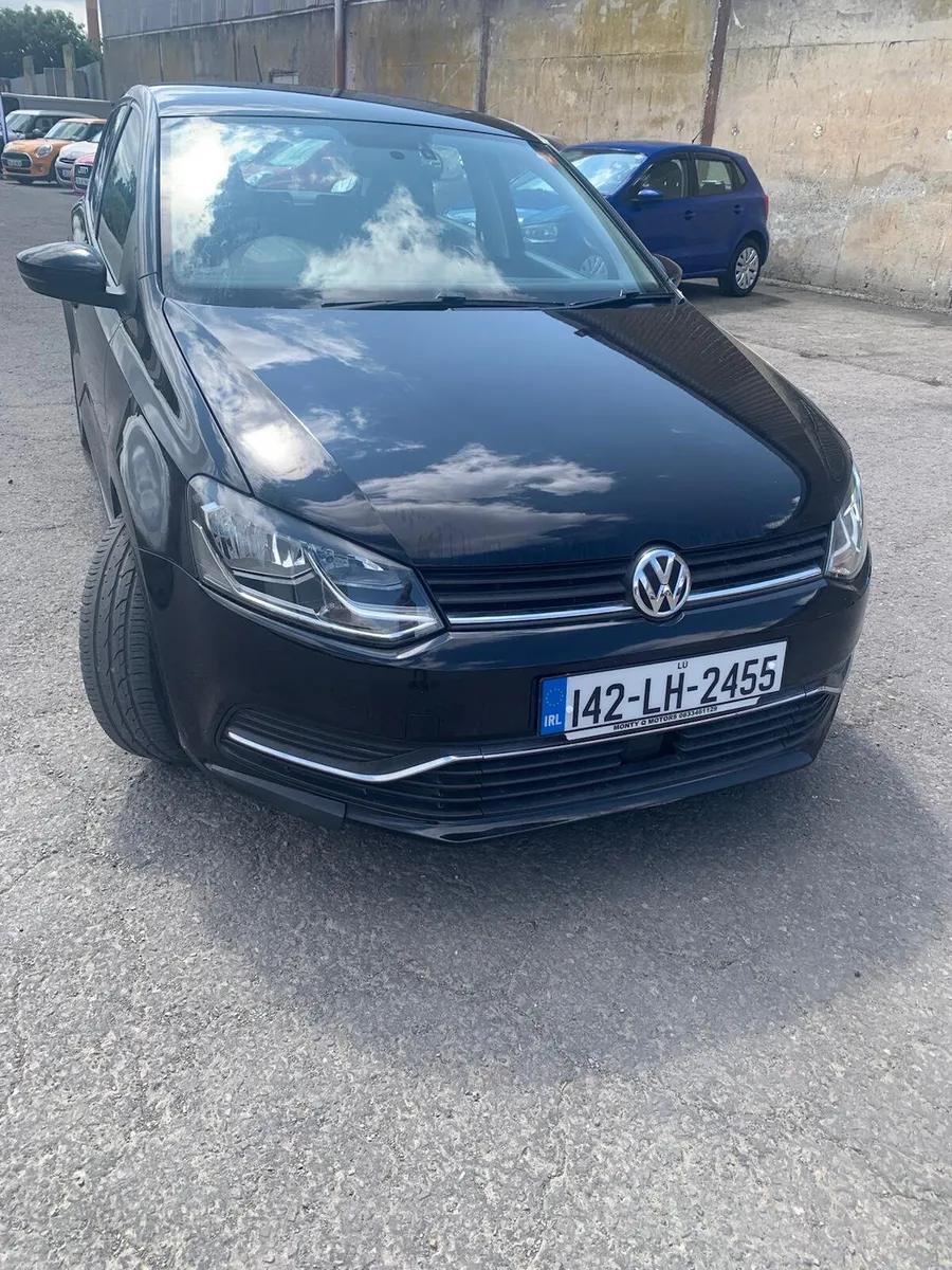 2014 Volkswagen Polo Automatic  black - 97k km - Image 1