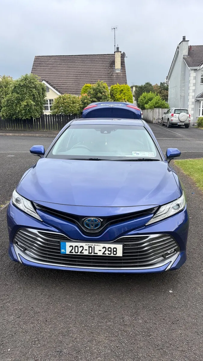Toyota Camry 2020 - Image 2