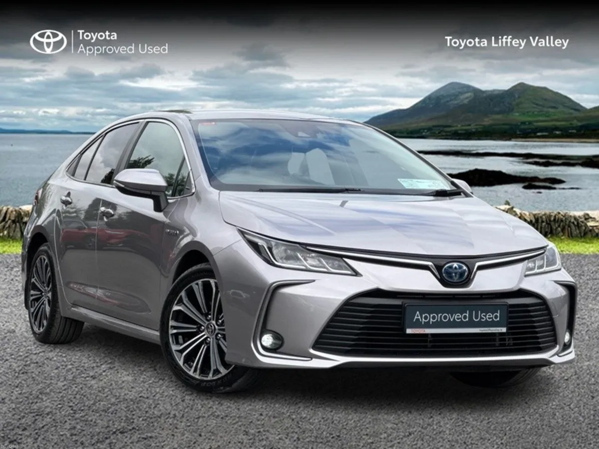 Toyota Corolla COROLLA HYBRID LUNA SPORT SALOON - Image 1