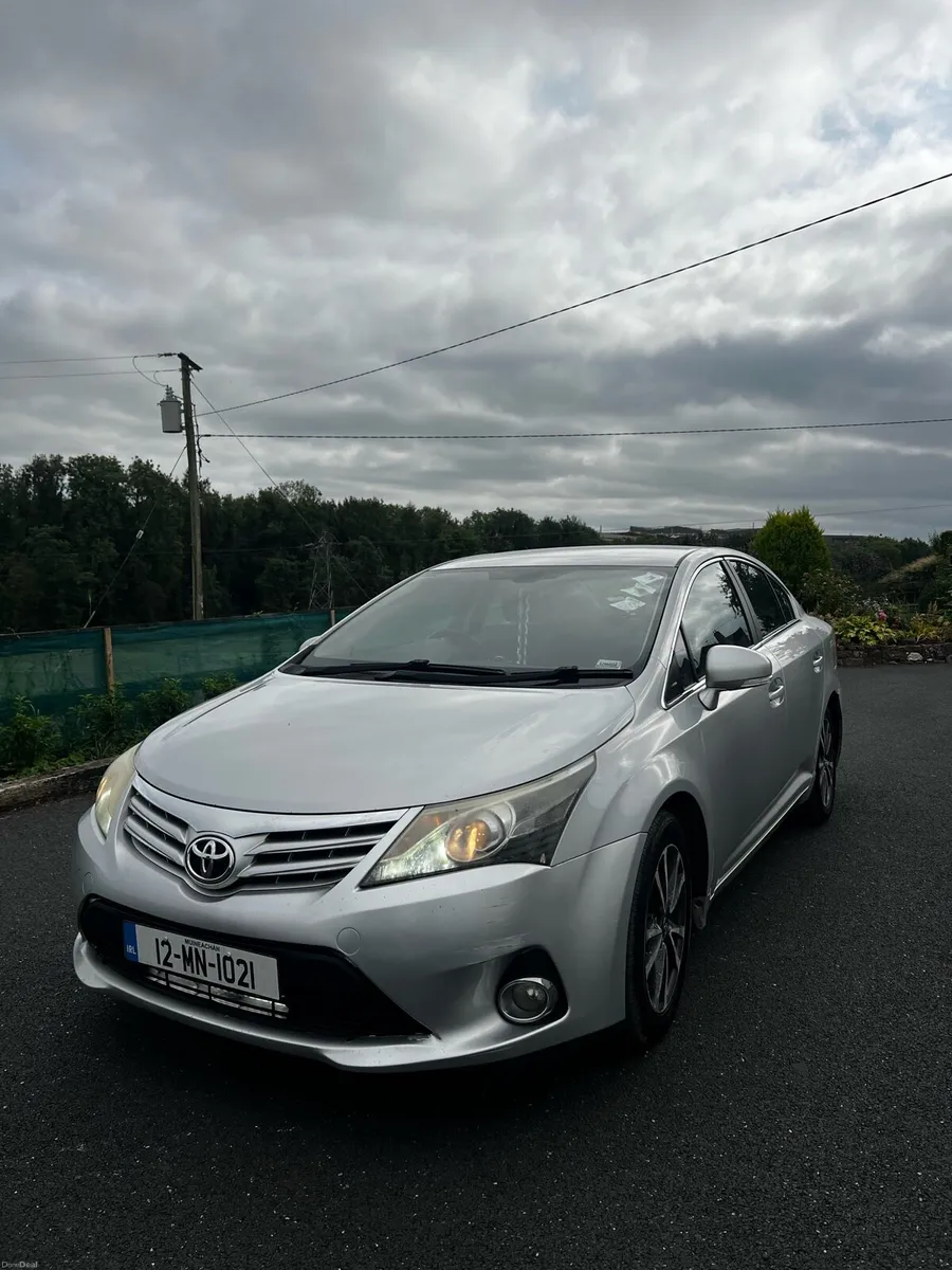2012 Toyota Avensis - Image 1