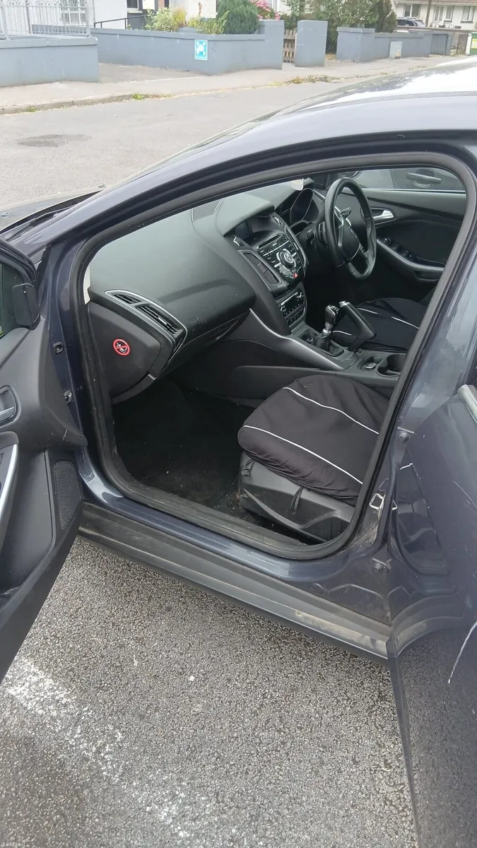 Ford Focus - Image 6