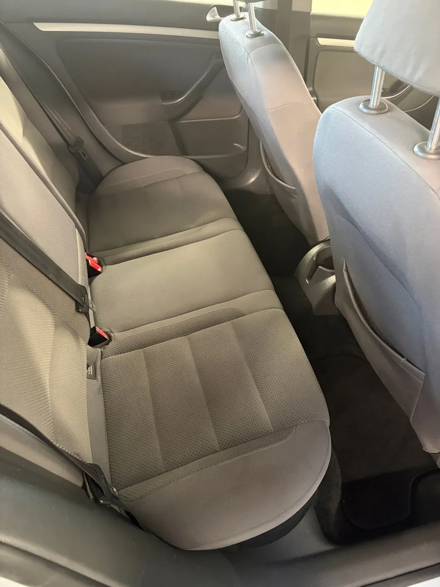 2008 Volkswagen Golf - Image 6