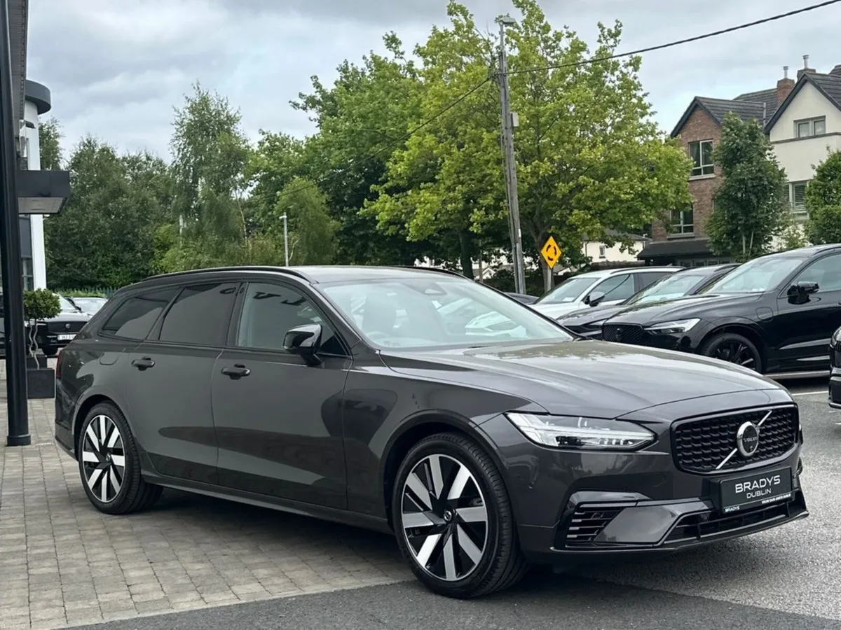 Volvo V90 T6 Plus Dark Edition PHEV AWD - Image 3
