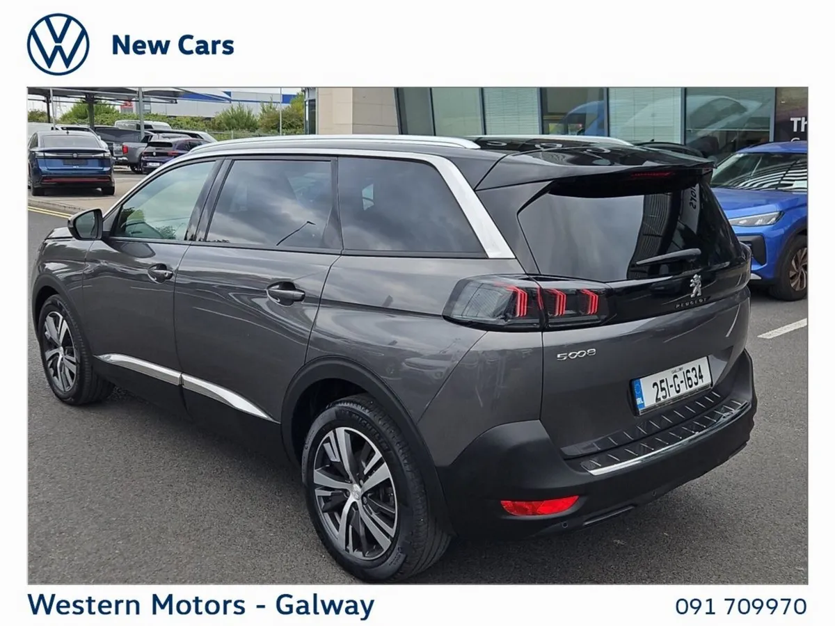 Peugeot 5008 1.5 ALLURE AUTO - 7 SEATS 1 OWNER - Image 3