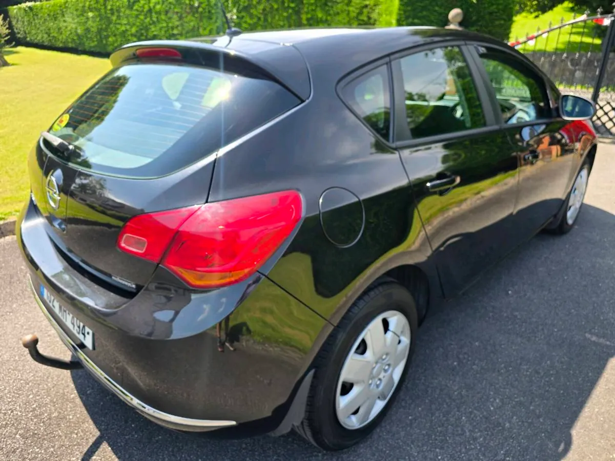Opel Astra Taxed and Tested - Image 4