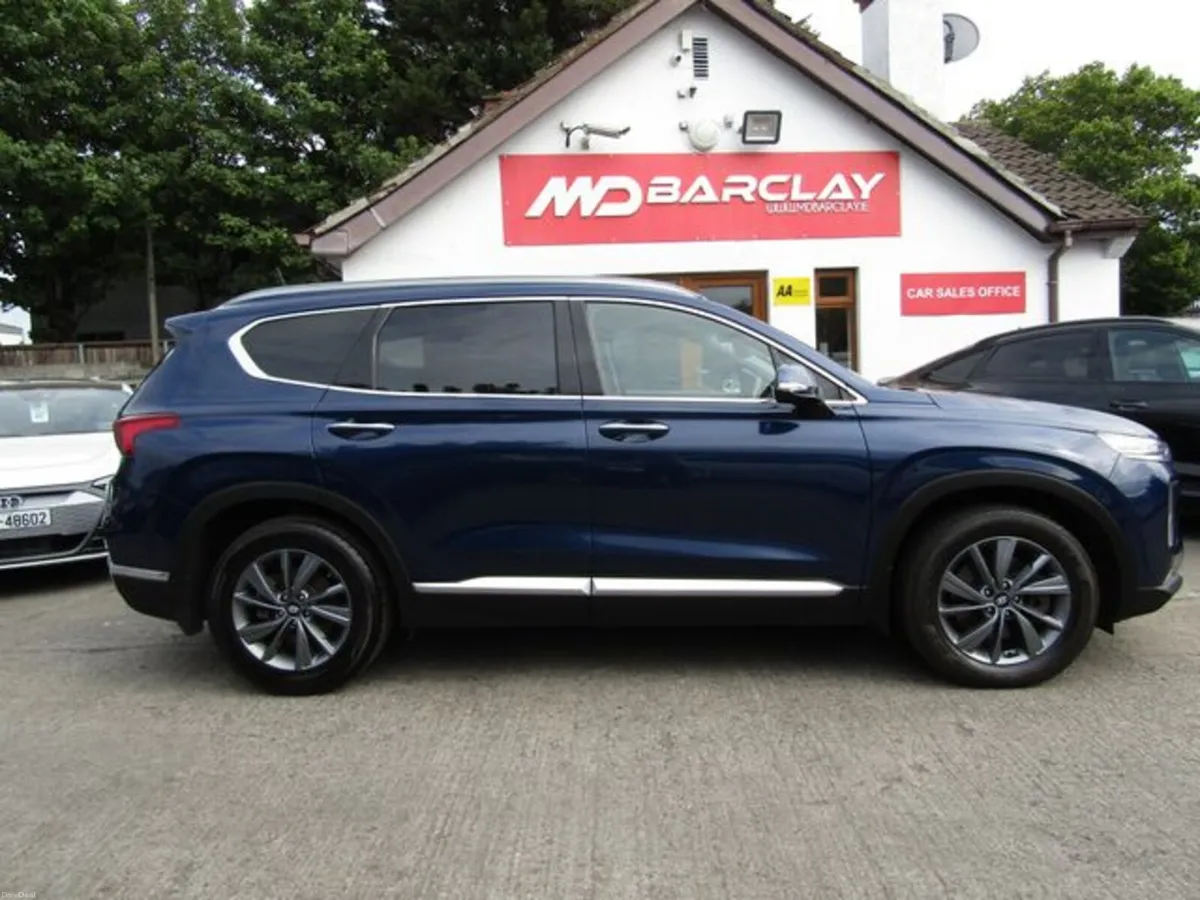 Hyundai Santa Fe 2WD Executive Plus 5DR - Image 4