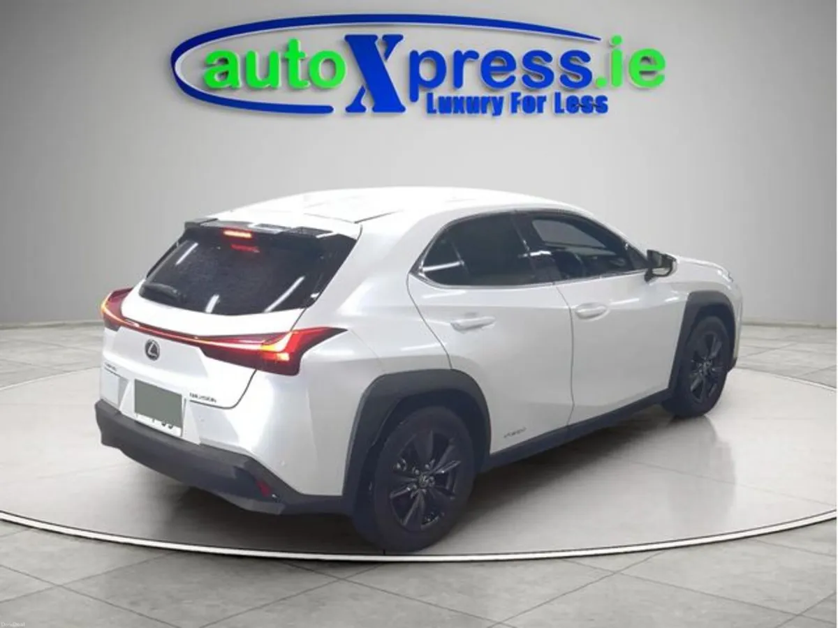 Lexus UX Hybrid VERSION C, 360 camera - Image 5