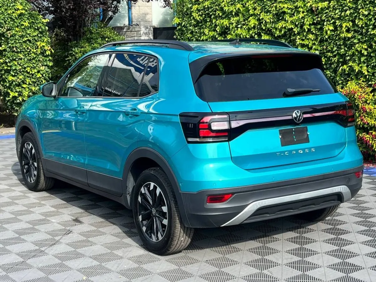 Volkswagen T-Cross STYLE 1.0 TSI AUTO // FULL SERV - Image 5