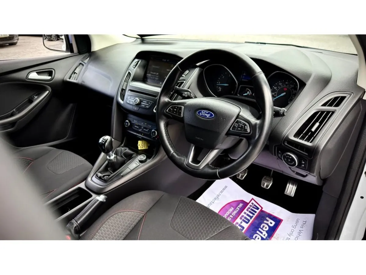 Ford Focus 1.5 TDCI ZETEC S 120PS 5 5DR - Image 3