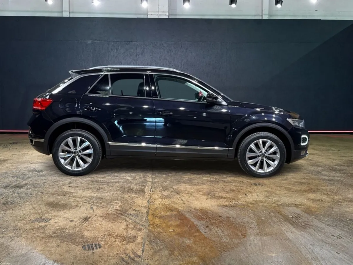 Volkswagen T-Roc 1.5 TSI STYLE DESIGN PACKAGE - 17 - Image 2