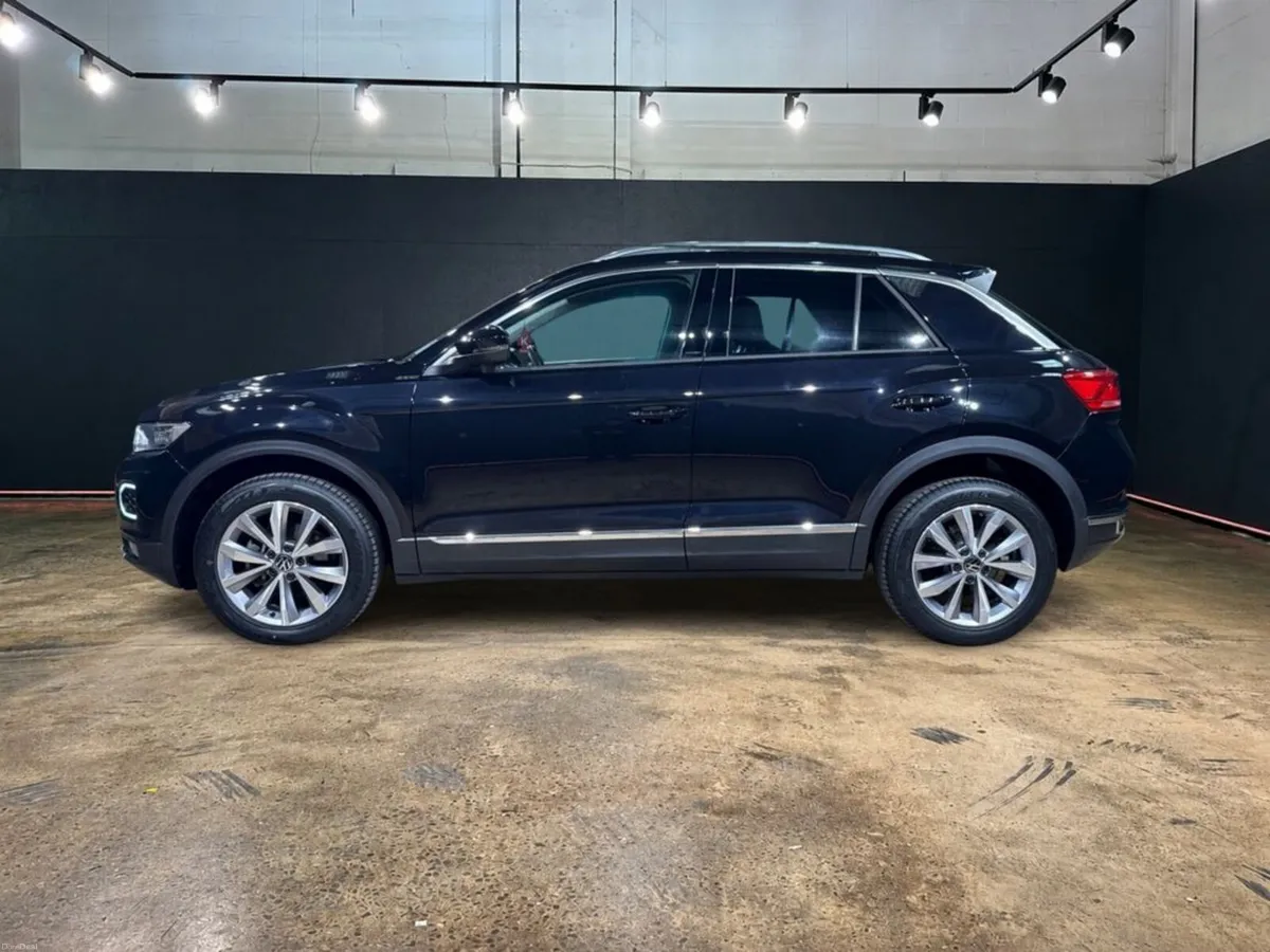 Volkswagen T-Roc 1.5 TSI STYLE DESIGN PACKAGE - 17 - Image 6