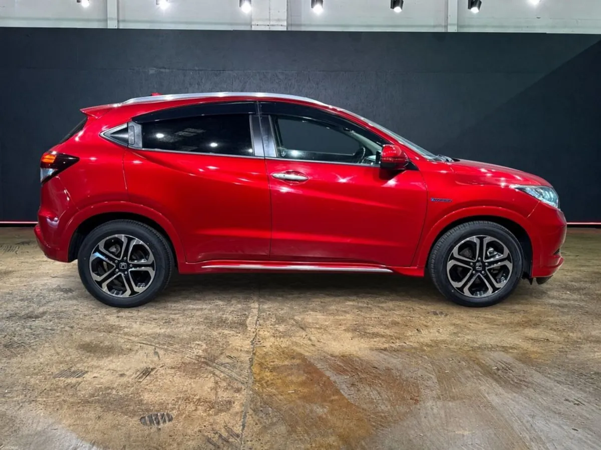Honda Vezel 1.5 HYBRID AUTOMATIC - FACTORY ALLOYS - Image 2
