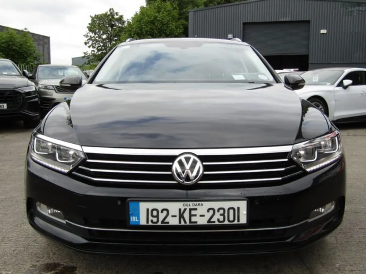 Volkswagen Passat SE Business 150PS 5DR - Image 2