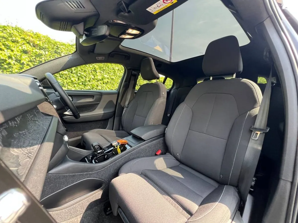 Volvo C40 CORE RECHARGE // SERVICE HISTORY // PANO - Image 2
