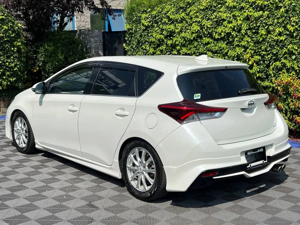 Toyota Auris MODELLISTA 1.8 HYBRID AUTO // REVERSE - Image 5