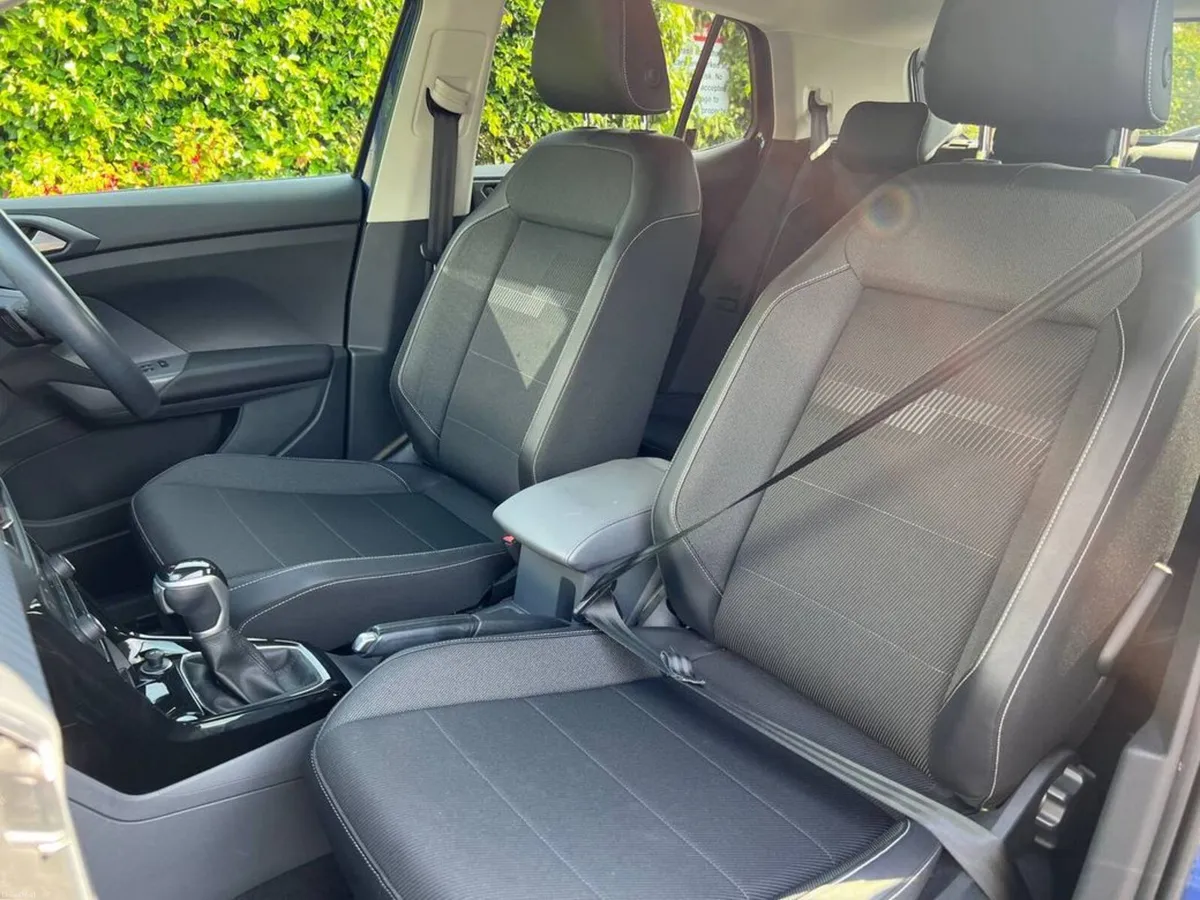 Volkswagen T-Cross FIRST EDITION 1.0 TSI AUTO // F - Image 6