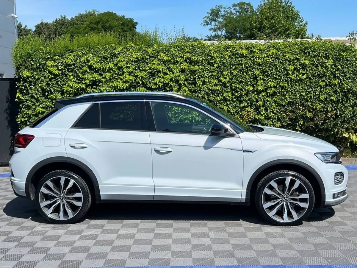 Volkswagen T-Roc R-LINE 2.0 TDI AUTO // SERVICE HI - Image 2