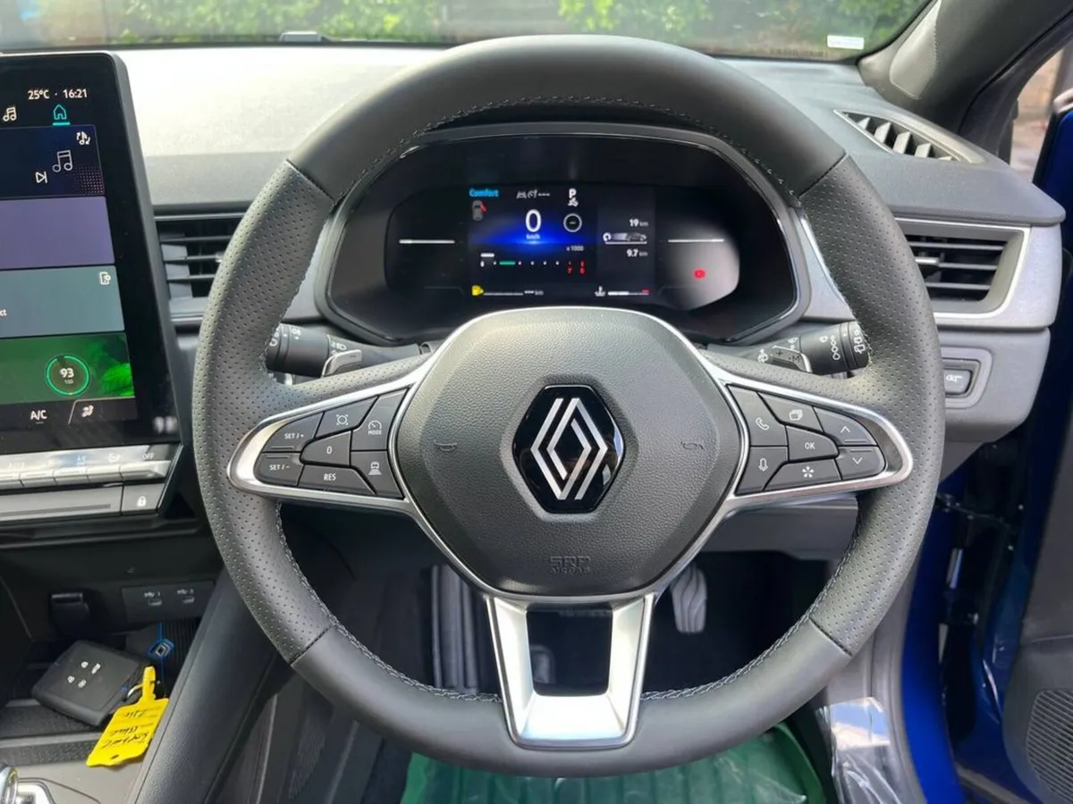 Renault Captur 1.3 TCE HYBRID AUTO ** DELIVERY MIL - Image 4
