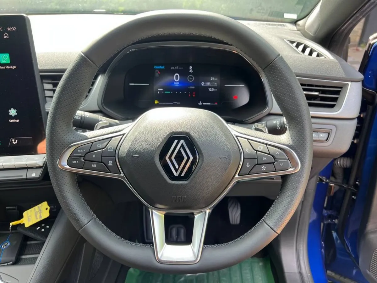 Renault Captur 1.3 TCE HYBRID AUTO ** DELIVERY MIL - Image 4