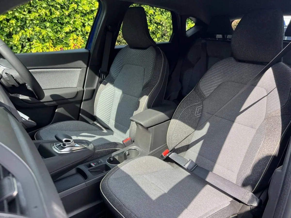 Renault Captur 1.3 TCE HYBRID AUTO ** DELIVERY MIL - Image 6