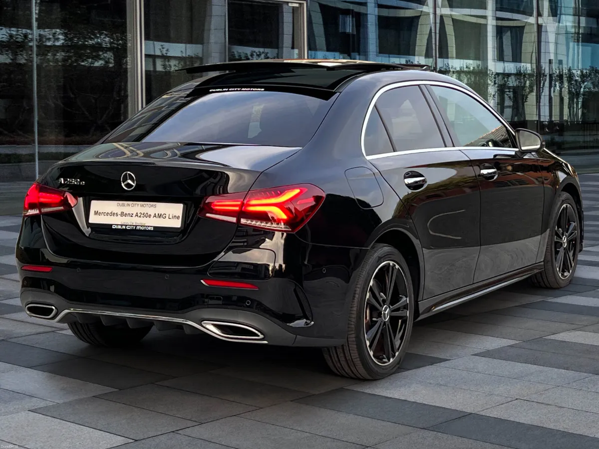 Mercedes Benz A250e AMG-Line *Panroof* - Image 6