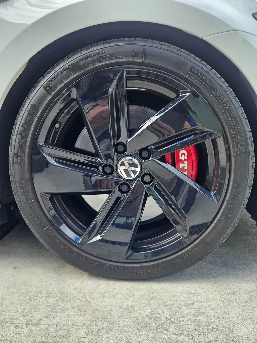 Volkswagen Golf GTI Performance Pack 245bhp - Image 3