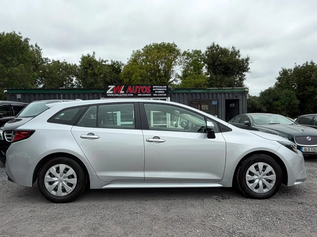 232  TOYOTA COROLLA 18 HYBRID - Image 5