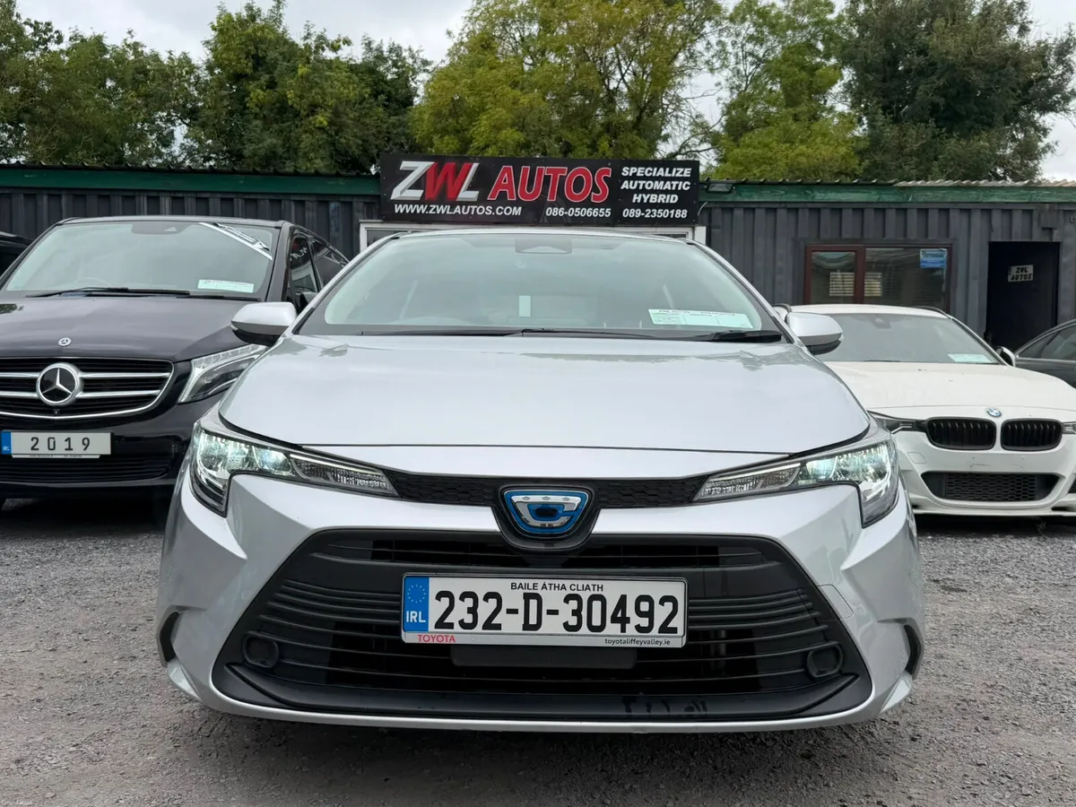 232  TOYOTA COROLLA 18 HYBRID - Image 3