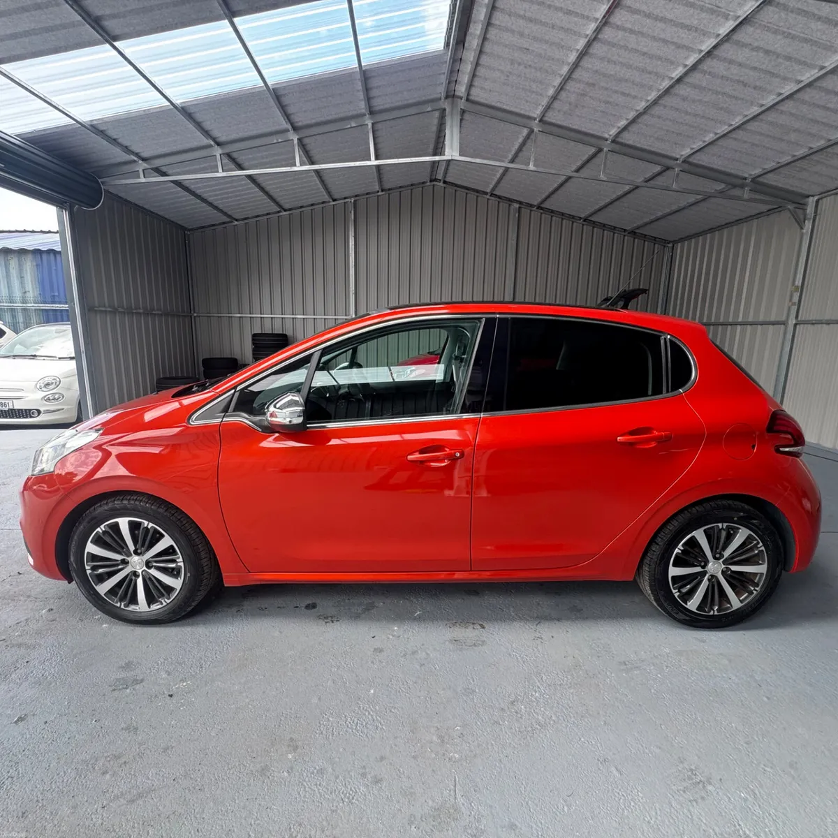 Peugeot 208 2017 - Image 2