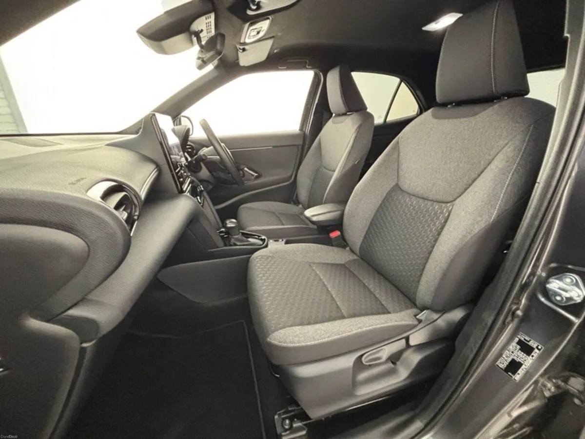 Toyota Yaris Cross L-SPORT - Image 6