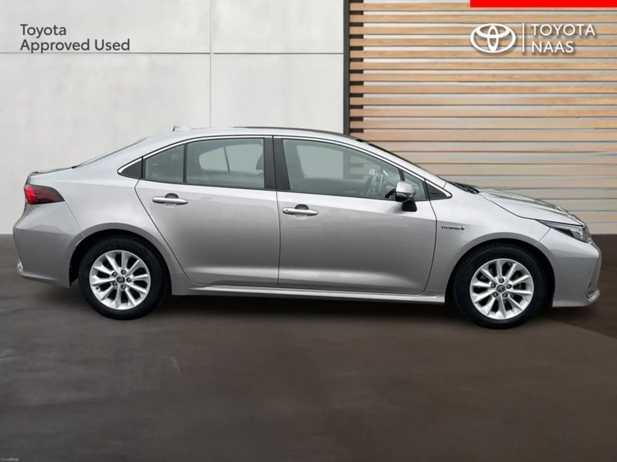 Toyota Corolla HYB LUNA SALOON 4DR AUTO - Image 3