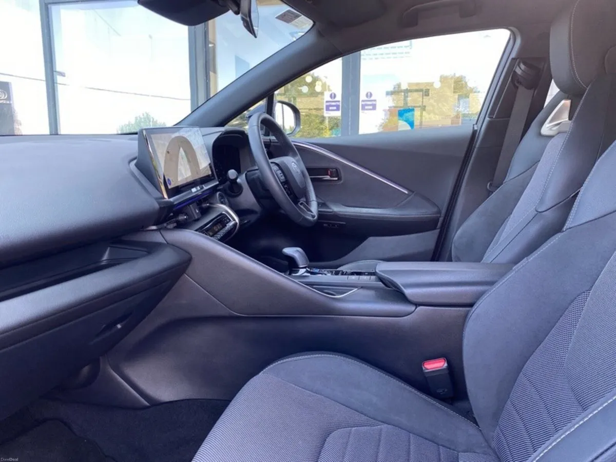 Toyota C-HR C-HR PHEV SOL - Image 6