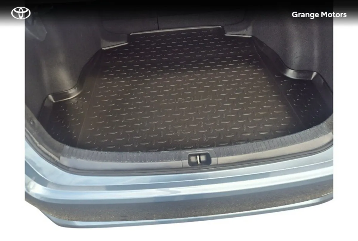 Toyota Corolla COROLLA HYBRID LUNA SAL - Image 6
