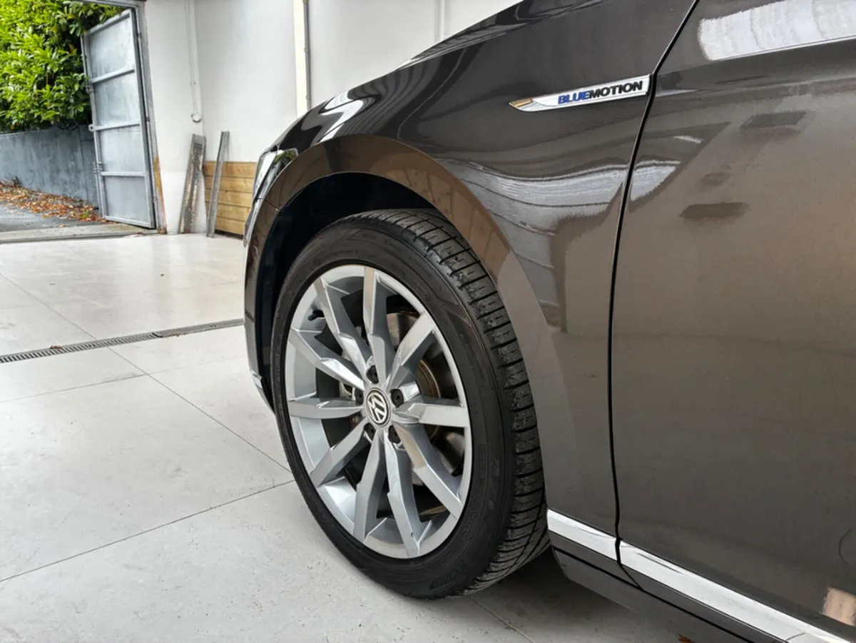 Volkswagen Passat 2.0 TDI HIGHLINE PREMIUM PLUS 19 - Image 4