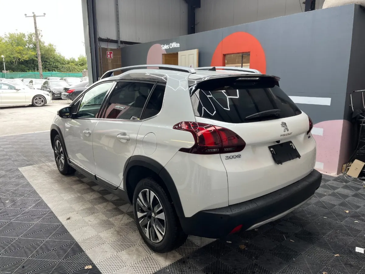 Peugeot 2008 2018 PEUGEOT 2008 1.2 AUTOMATIC / CRU - Image 4