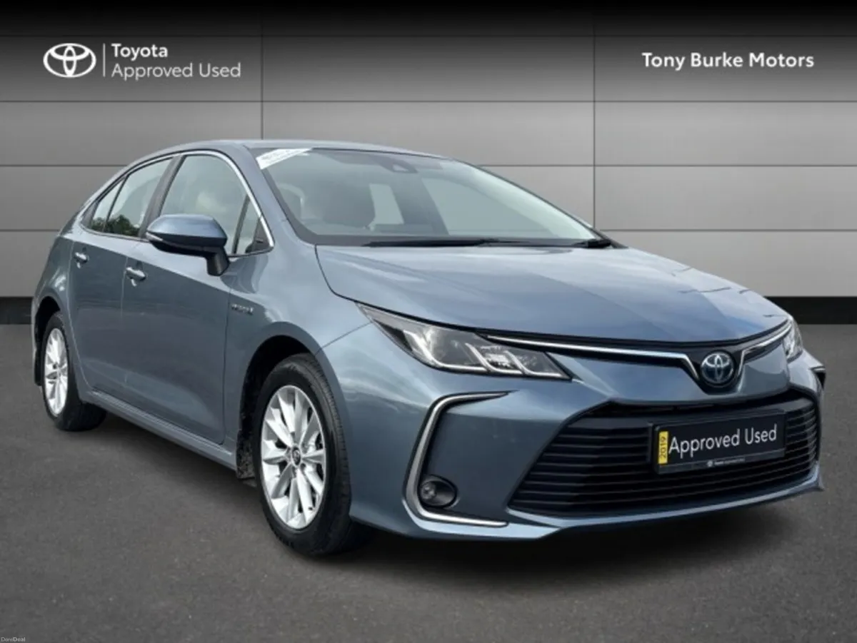 Toyota Corolla Saloon - Luna Edition - 1.8 Hybrid - Image 1