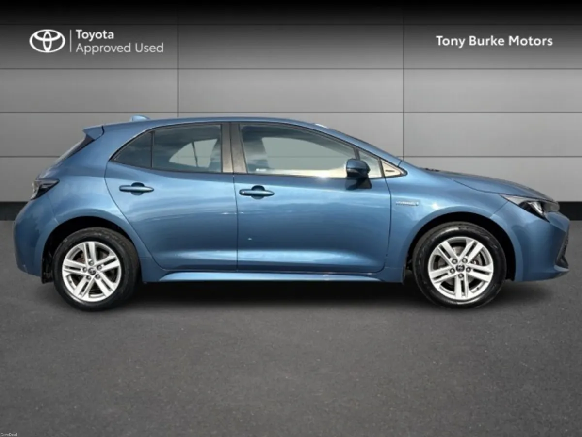 Toyota Corolla Hatchback 5dr Hybrid - Luna Edition - Image 3