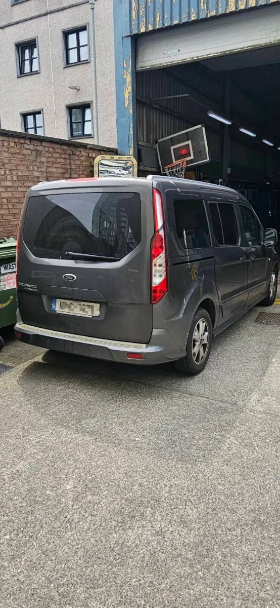 Ford Tourneo Grand Connect - Image 3