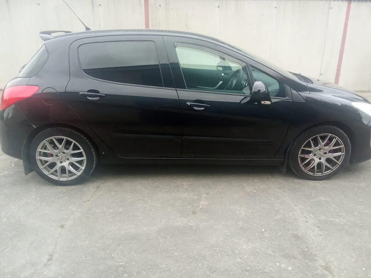 Peugeot 308 - Image 2