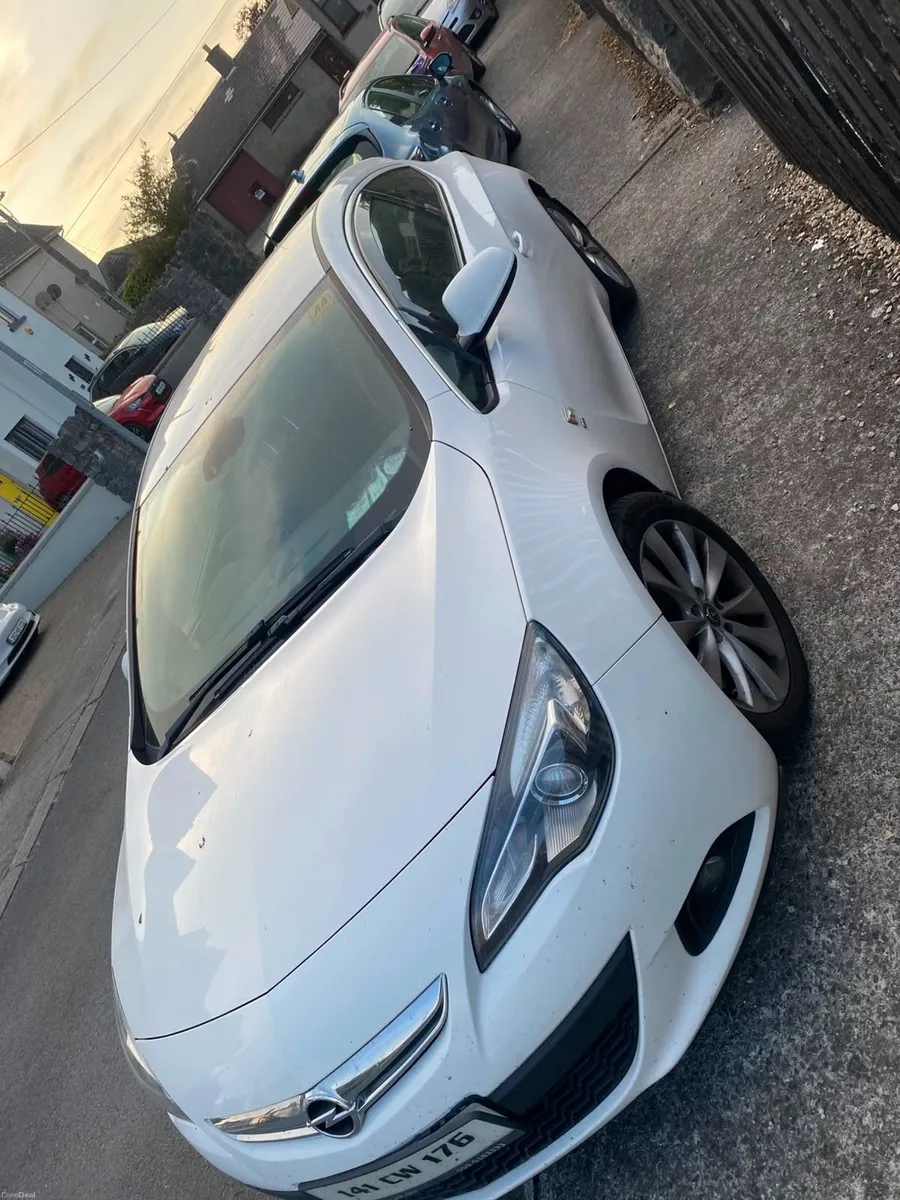 Opel Astra 2014 - Image 1