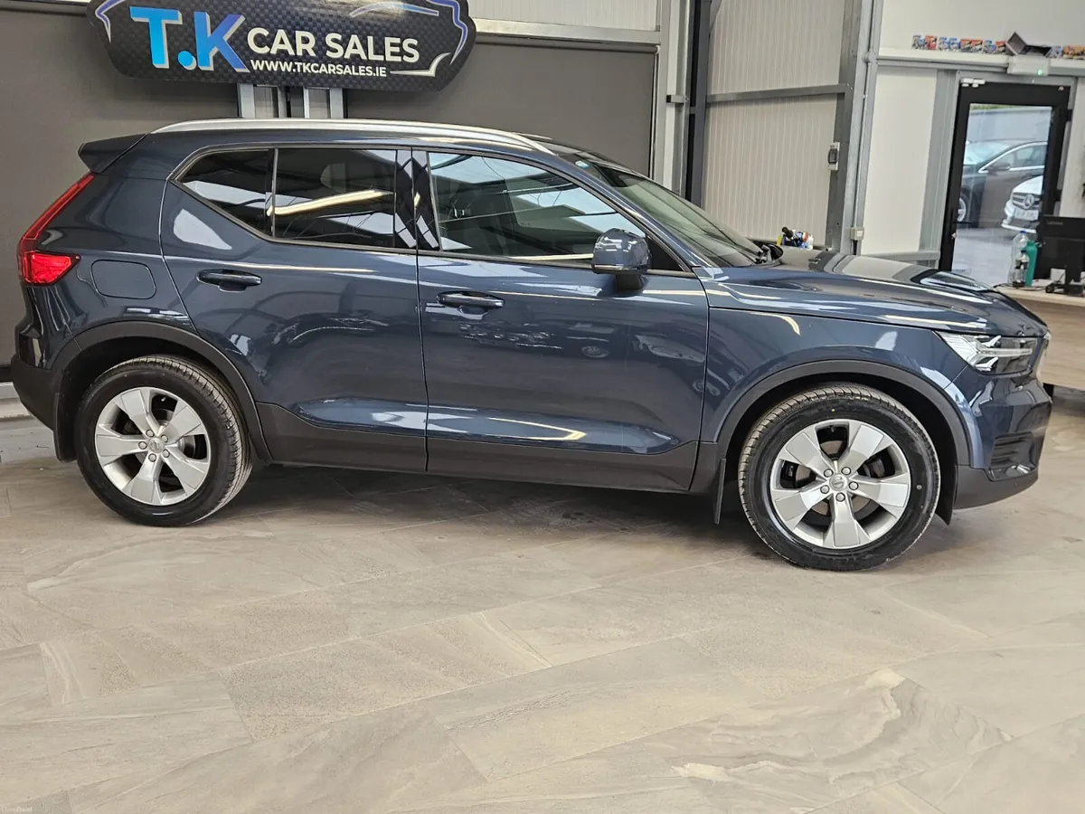 212 VOLVO XC40 1.5 PETROL MANUAL - Image 2