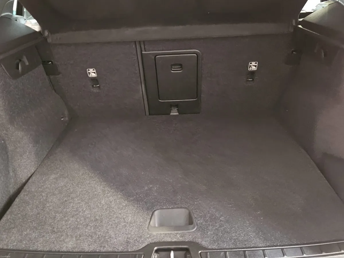 212 VOLVO XC40 1.5 PETROL MANUAL - Image 6