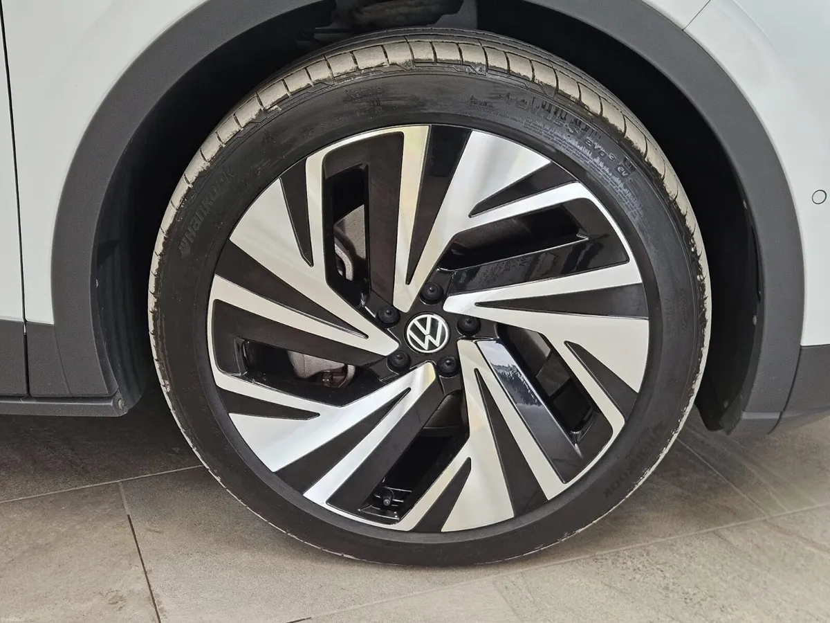 23 VOLKSWAGEN I.D 4 LIFE 77 kWh 174bhp - Image 6