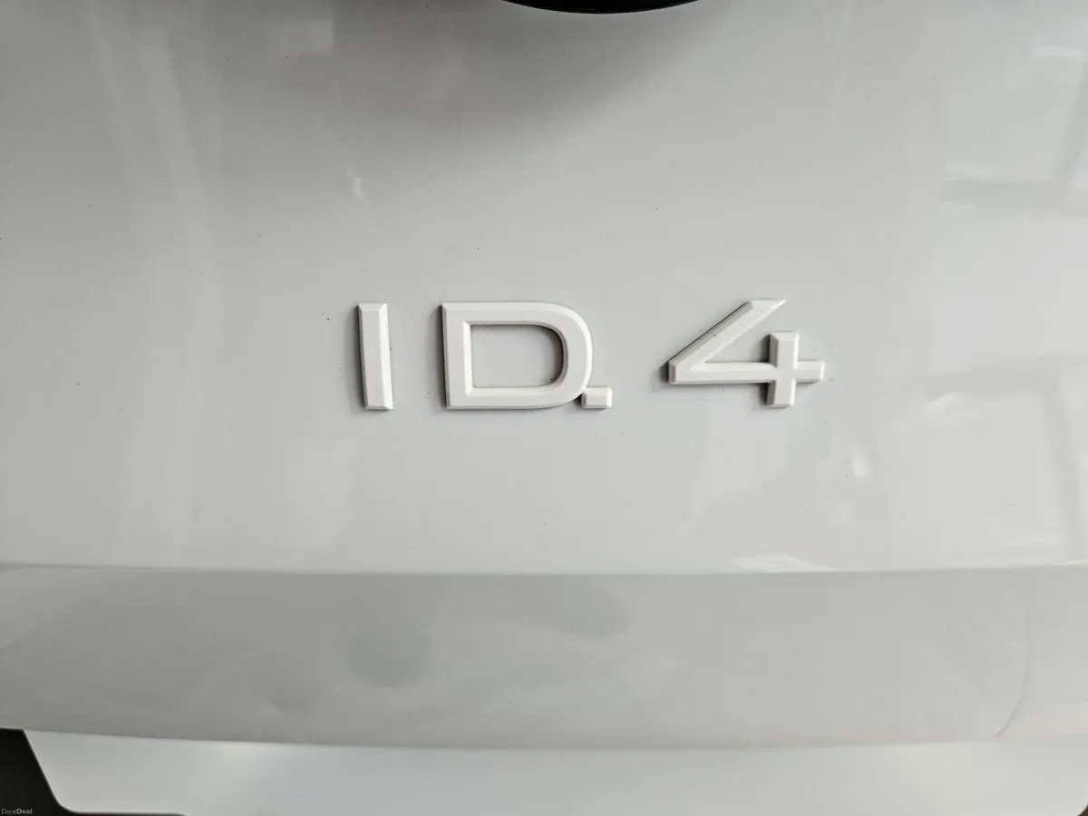 23 VOLKSWAGEN I.D 4 LIFE 77 kWh 174bhp - Image 2