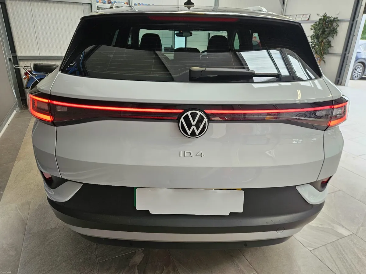 23 VOLKSWAGEN I.D 4 LIFE 77 kWh 174bhp - Image 5