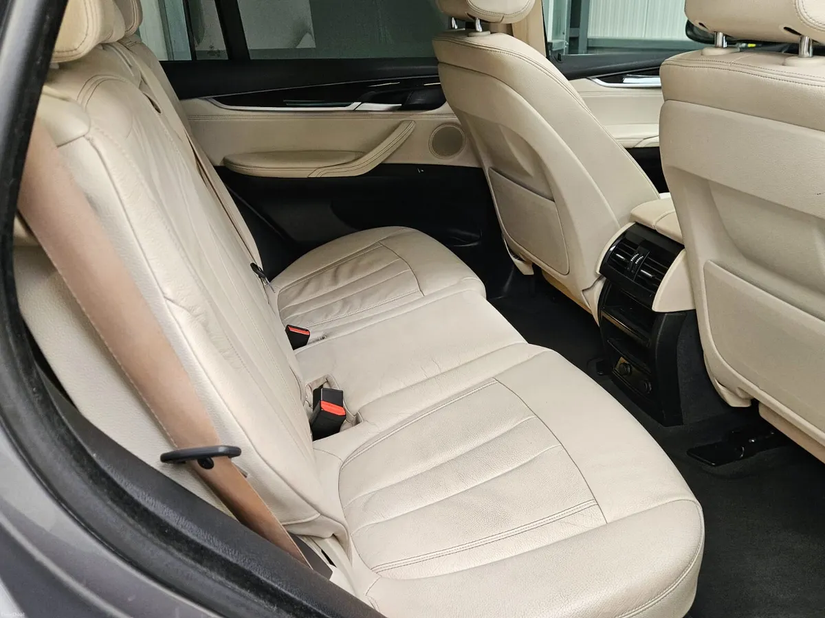 18 BMW X5 SE 25D AUTO 7 SEATER - Image 6