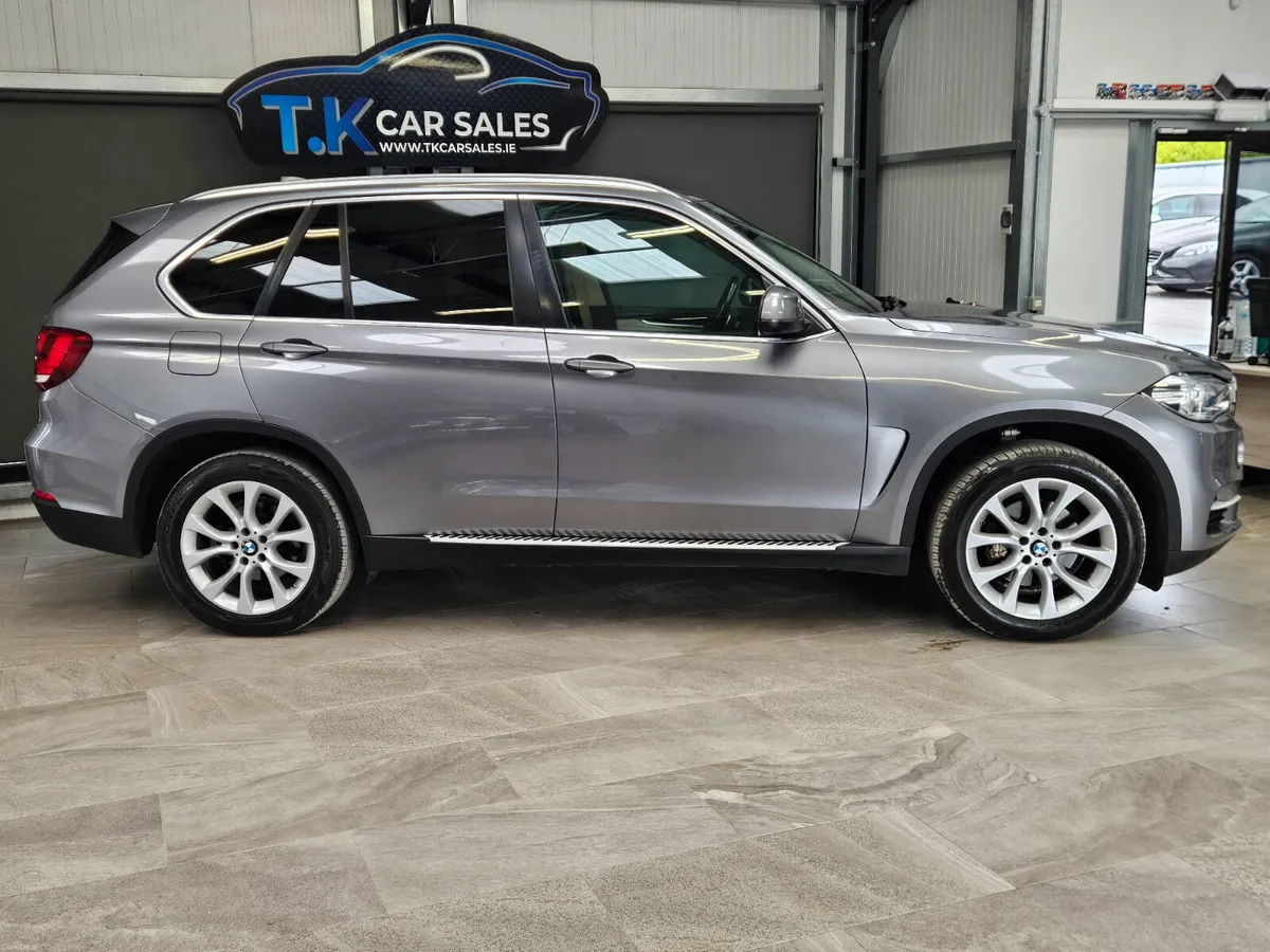 18 BMW X5 SE 25D AUTO 7 SEATER - Image 2